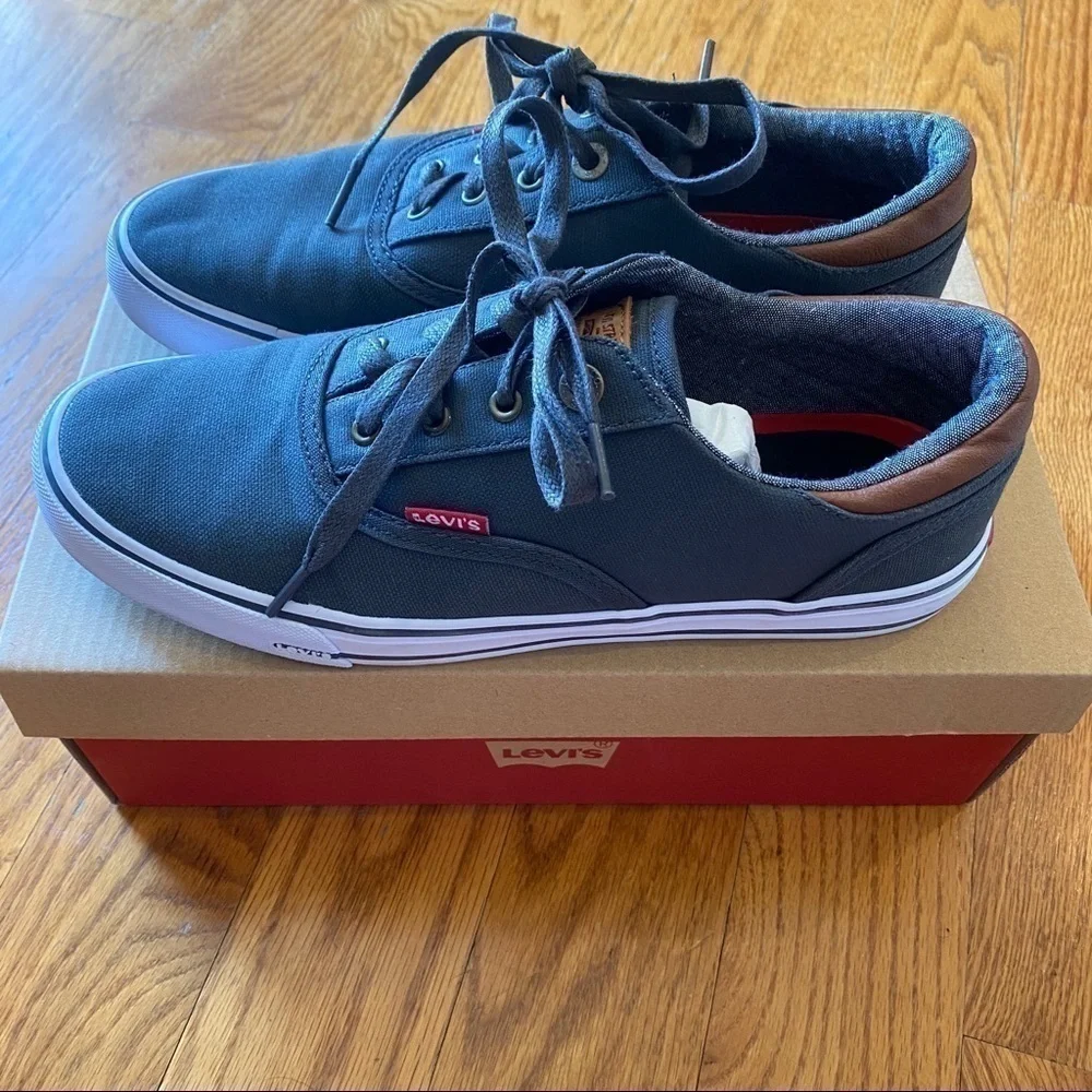 NWT men’s Levi’s Ethan 2 charcoal grey casual denim lace up sneaker size 7.5